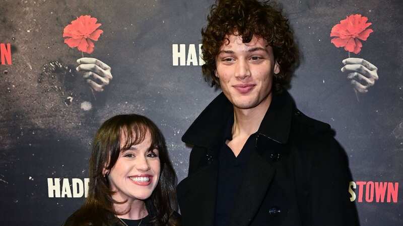 Bobby Brazier and Ellie Leach looked very cosy as they headed into a flat together after a late night stroll on Wednesday (Image: Anthony Harvey/REX/Shutterstock)