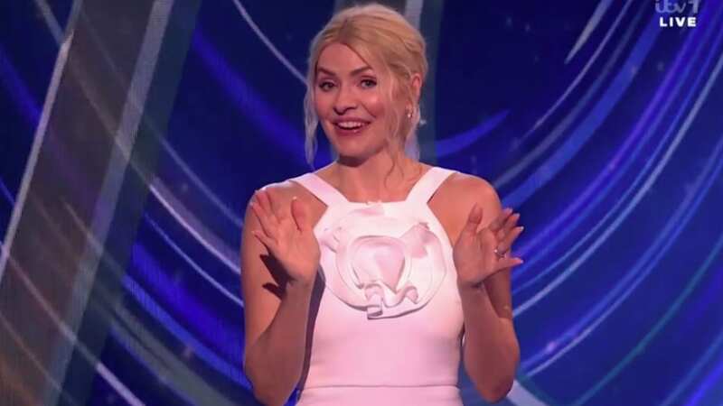 Holly Willoughby stunned as Stephen Mulhern flashes his 