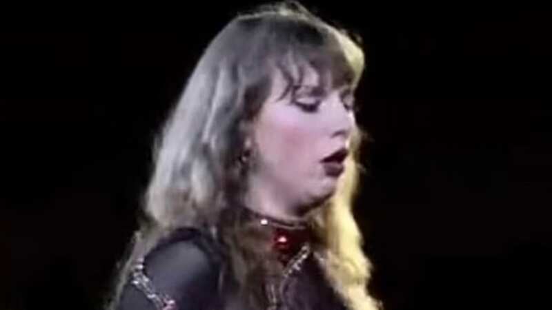 Taylor Swift struggled on stage (Image: TIKTOK)