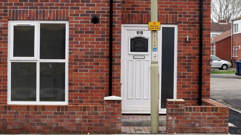 Luxury homes with lampost blocking the front door (Image: North News & Pictures Ltd northnews.co.uk)