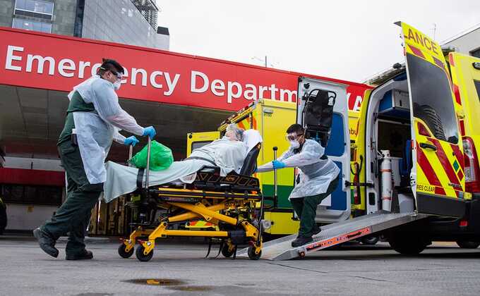 England A&E wait times led to needless deaths of up to 14,000, data suggests