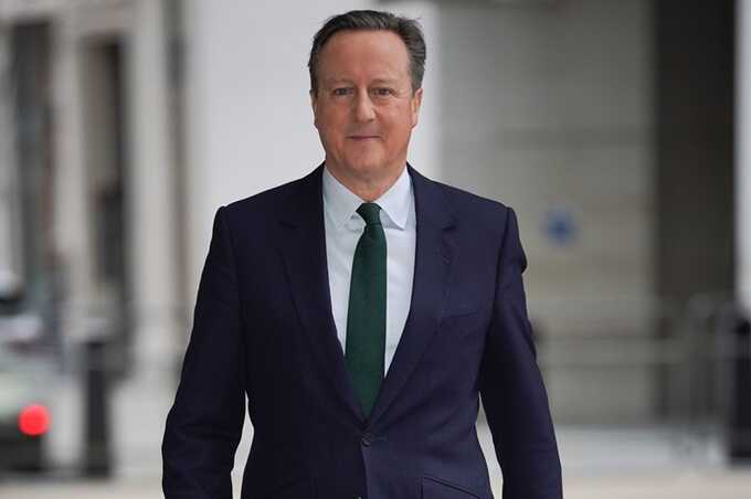 Foreign Secretary David Cameron meets Donald Trump in US despite ’divisive and stupid’ comment