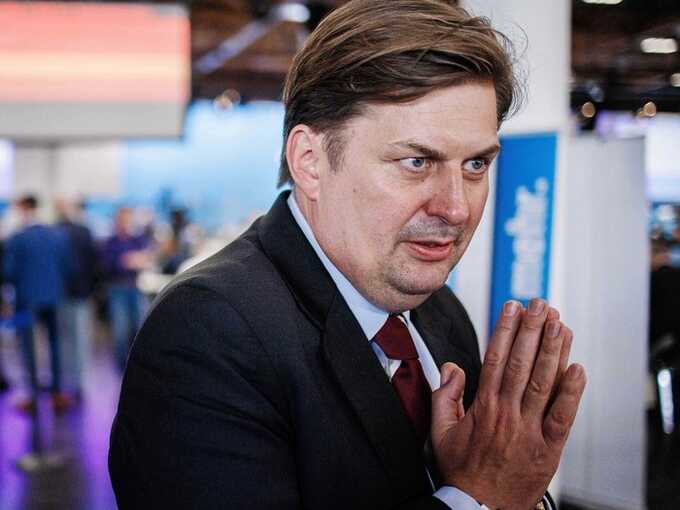 AfD politician to run in European elections despite aide’s alleged spying for China