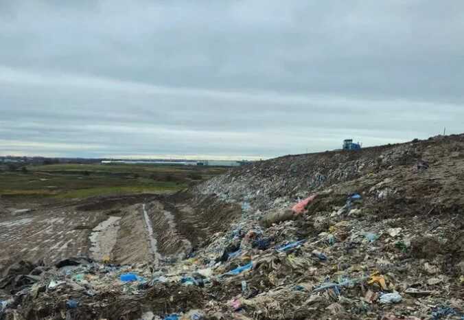 The company responsible for the unpleasant landfill situation in Fleetwood is reportedly linked to another problematic site in Yorkshire