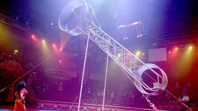 Circus performer falls from ’Wheel of Death’ at Blackpool Tower as crowd watches