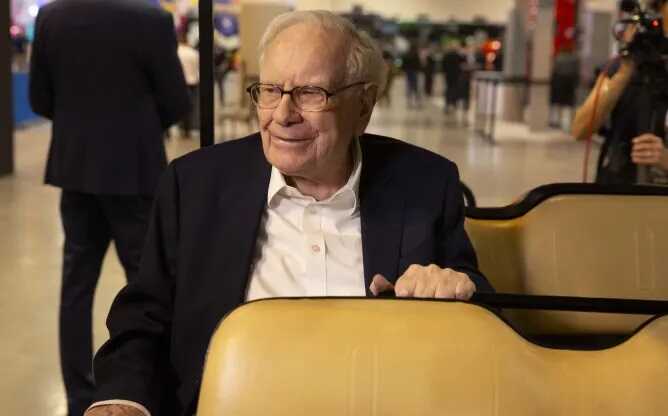 Berkshire Hathaway’s operating earnings surge by 39% amid Buffett’s record $188 billion cash reserves