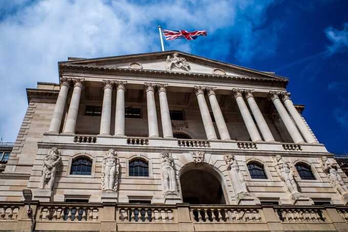 Bank of England leaves key interest rate at 5.25 percent