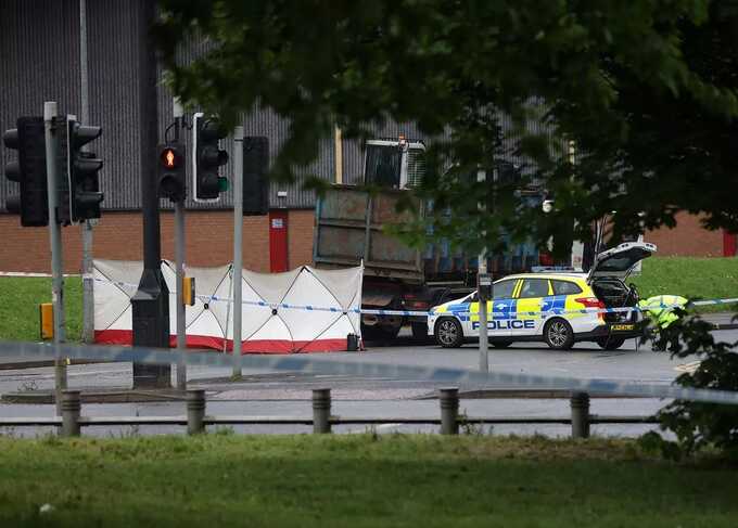 Man in his 40s killed after cyclist hit by HGV