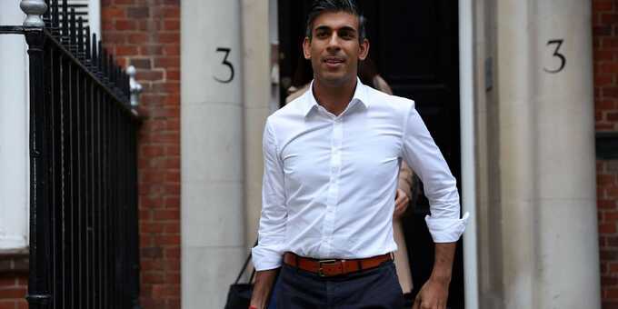 Rishi Sunak faces cabinet backlash over plans to curb foreign student visas