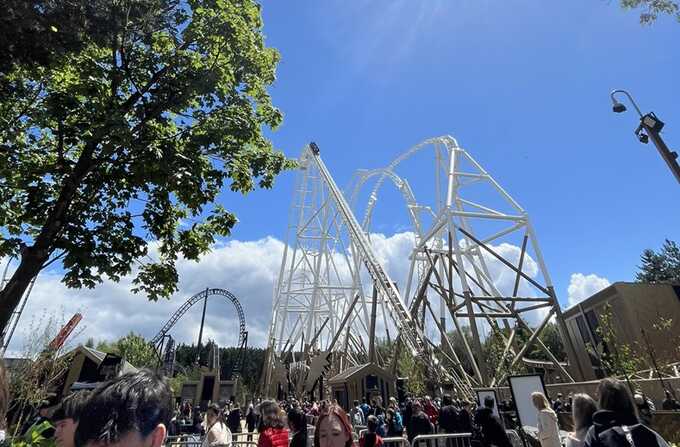 Thorpe Park’s Hyperia rollercoaster breaks down again, leaving thrill-seekers hanging at 236 feet