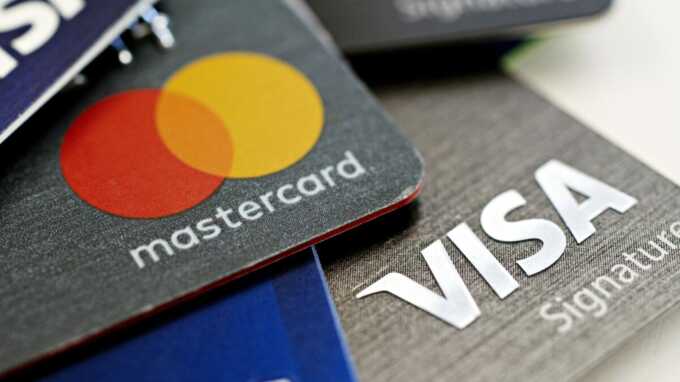 Shoppers left unable to make payments or withdraw cash as card systems dropped today