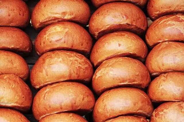 The recall includes burger buns, floury buns, brioche buns and seeded buns - with a full list released (   Image:  Getty)