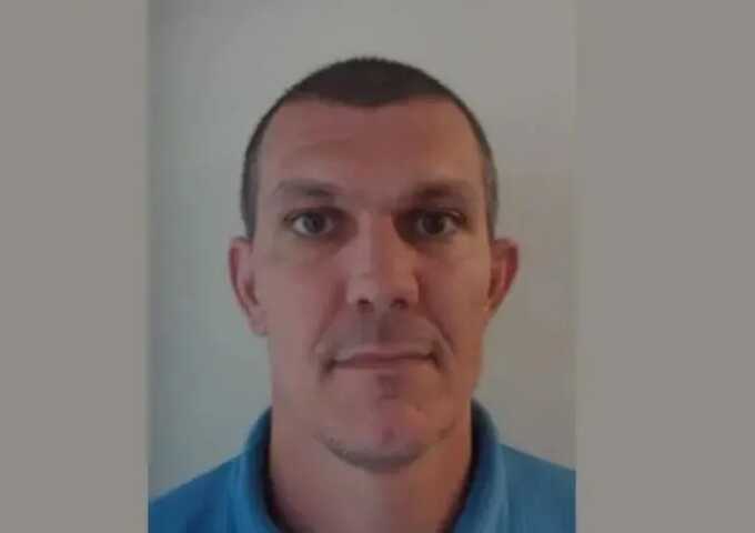 Urgent manhunt for escaped prisoner on the run for over 24 hours as cops release CCTV & warn ‘do not approach’