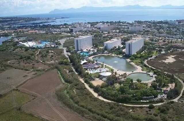 An 11-year-old girl was pronounced dead at Club Mac family resort in Majorca ( Image: Mirror Screen Grab)