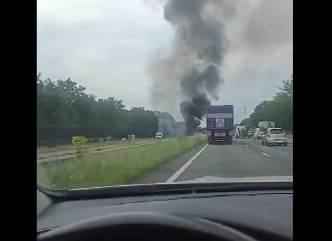 Pilot dies as aeroplane makes horror crash landing on busy motorway in ’indescribable’ tragedy