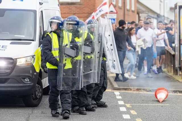 Trouble flared in Sunderland on Friday night ( Image: Andy Commins / Daily Mirror)