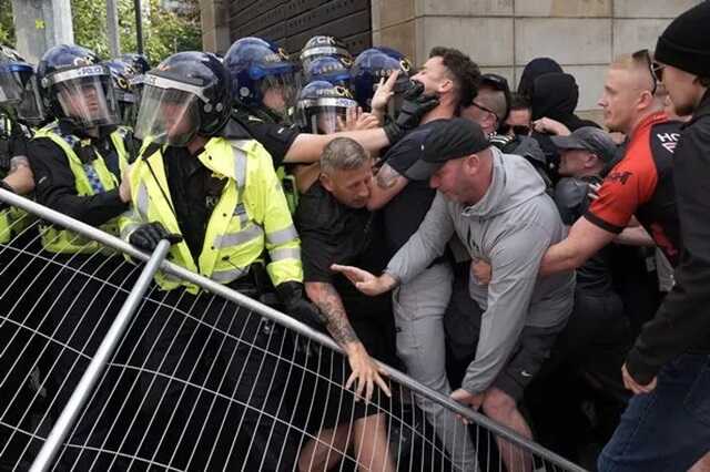 The thugs have been told to "mask up" ( Image: Getty Images)