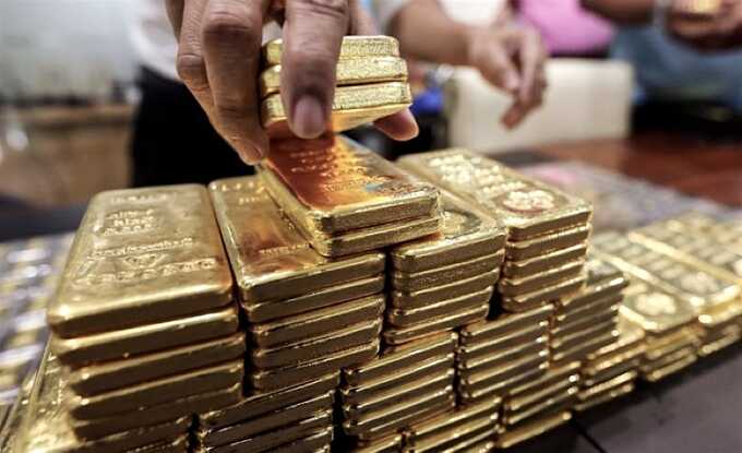 The UAE has suspended 32 gold refineries as part of an anti-money laundering investigation