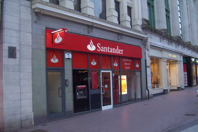 Santander will require UK employees to work in the office at least three days a week