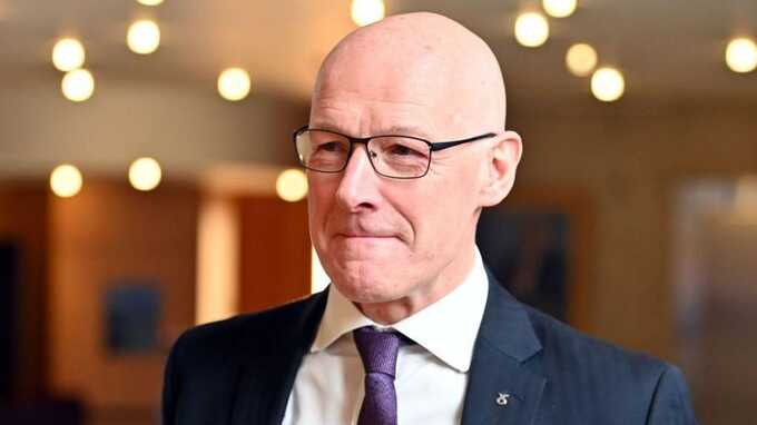 Scottish opposition pressures Swinney on cuts to free school meals and flat-rate rail fares