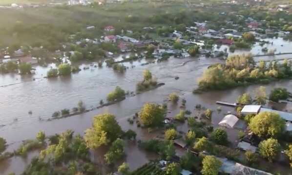 ‘Catastrophic’ moment when entire town is submerged in water after dam collapse