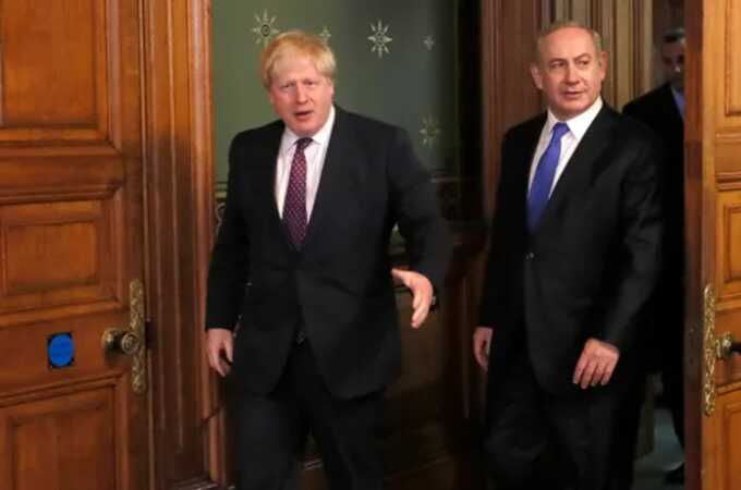 Boris Johnson claims that Israeli spies bugged his bathroom