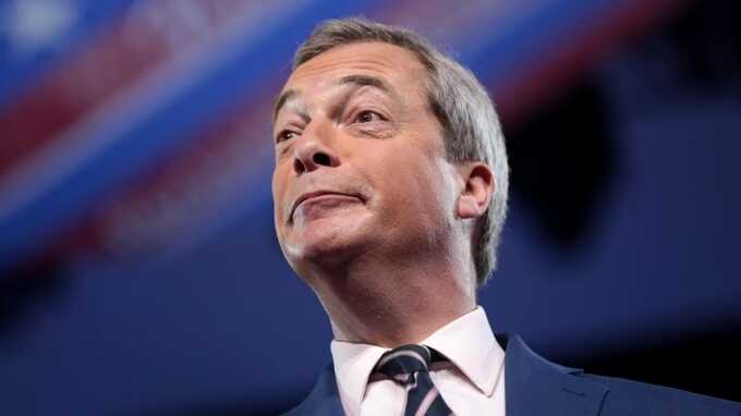 Farage given free team of US PR advisers by former Bannon aide’s firm