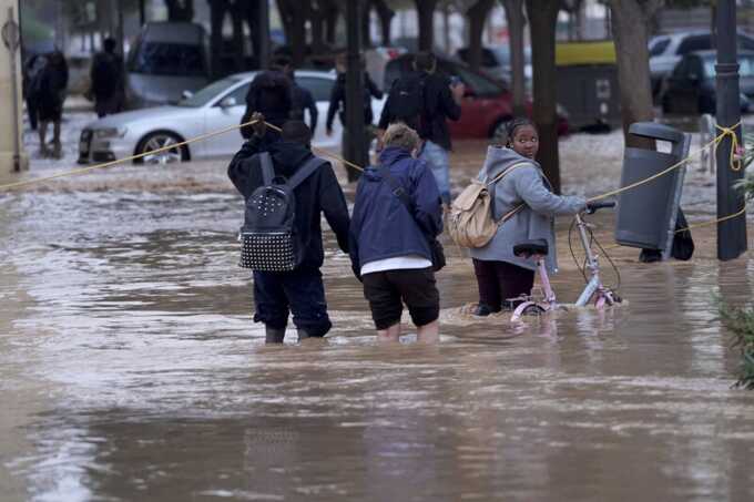 Spain flood disaster: death toll reaches 205 as additional troops are deployed