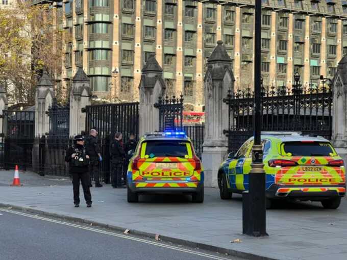 Samurai sword-wielding man arrested outside Parliament ‘wanted to meet Boris Johnson’