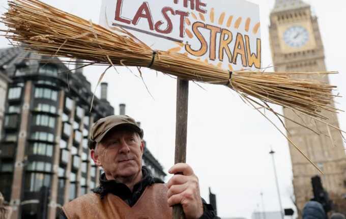 Thousands of farmers protest against changes to inheritance tax