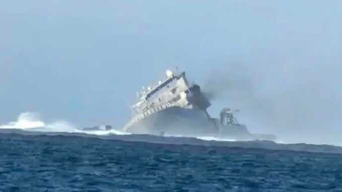 New Zealand navy ship worth £61m sinks after crew leaves autopilot on