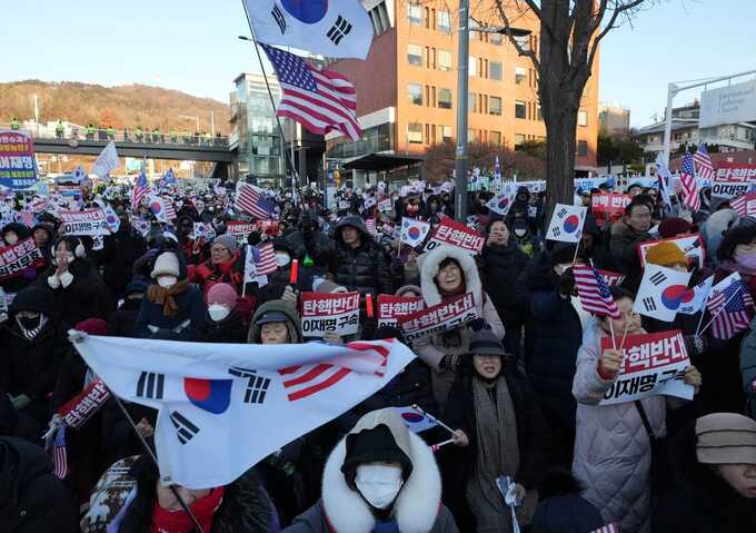 South Korea: Investigators fail to detain impeached president Yoon Suk Yeol