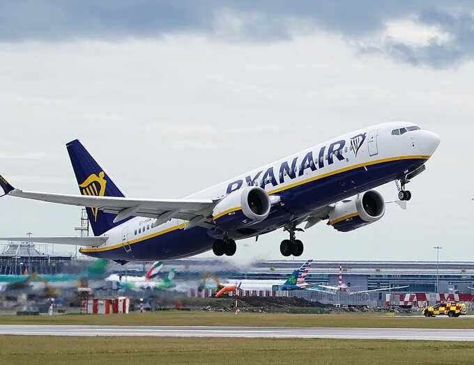 Ryanair sues ‘unruly’ passenger it says disrupted Dublin to Lanzarote flight