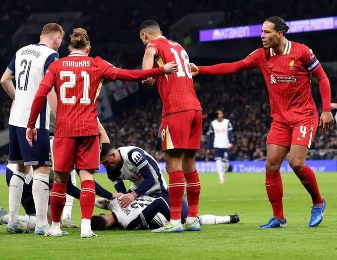 Tottenham star Rodrigo Bentancur carried off on stretcher after receiving oxygen on pitch