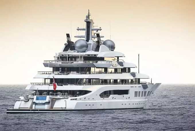 Wealthy Russians lost more than half of their most expensive yachts