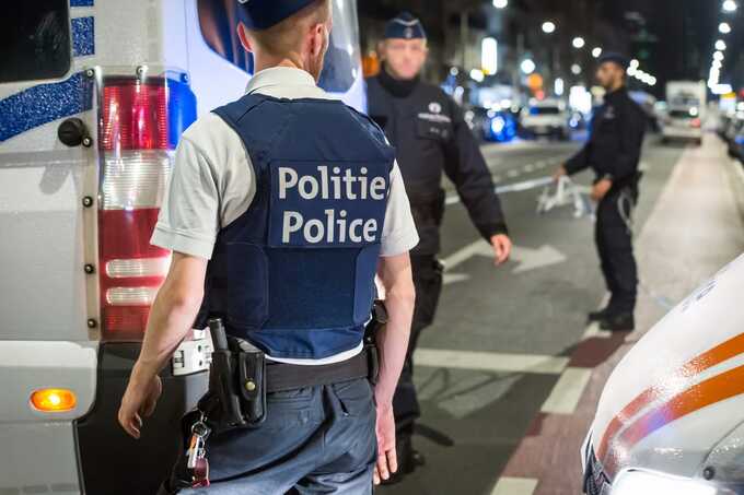 Belgian police search for gunmen in Brussels underground network