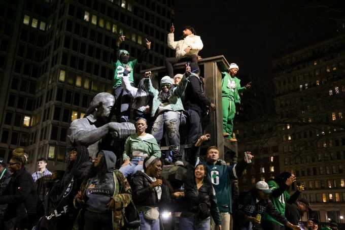 Looting and fires erupt in Philadelphia following Eagles’ Super Bowl victory