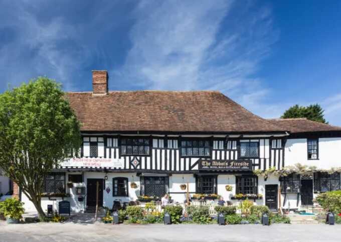 One of the UK’s oldest pubs closes suddenly after 570 years