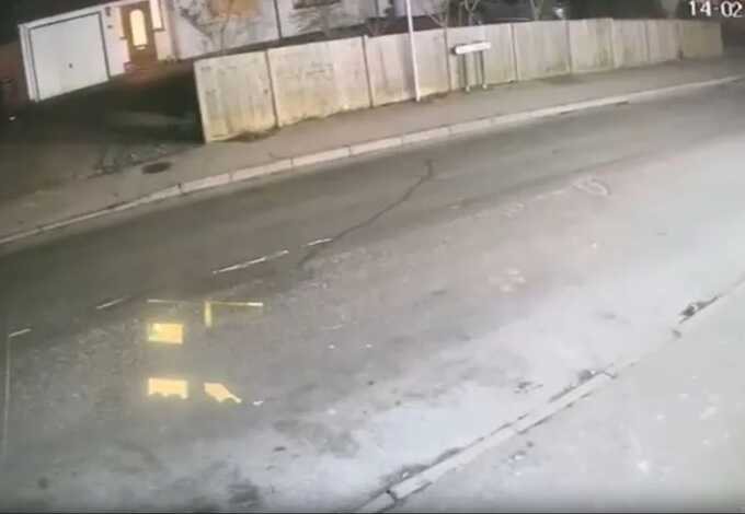 Moment when a woman screams ’he’s killed her’ after a mother was shot dead outside a pub