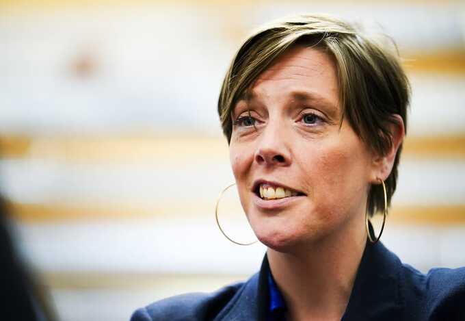 Individual imprisoned for sending harmful communications to Jess Phillips