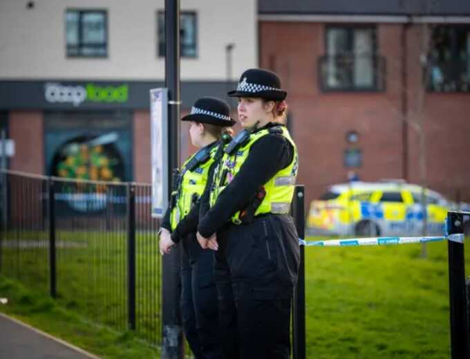 Primary school and homes evacuated after ’bomb threat’