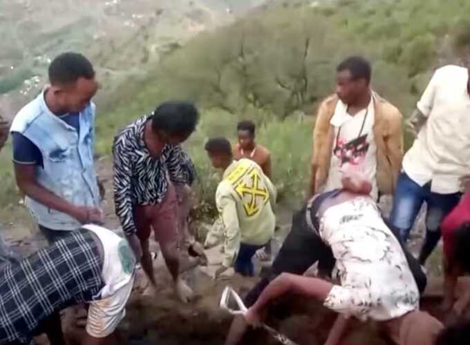 Saudi border forces accused of killing ’hundreds of Ethiopian migrants’