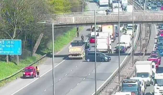 M5 closed after body discovered in West Midlands, causing severe delays