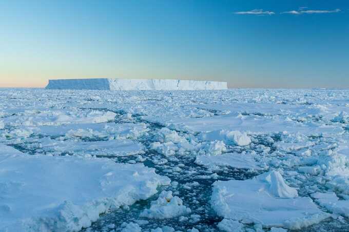 Scientists have discovered that giant icebergs once drifted off the coast of Britain