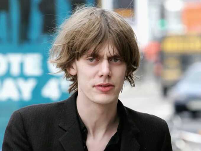 Patrick Walden, guitarist of Babyshambles and co-writer of Down in Albion, has died