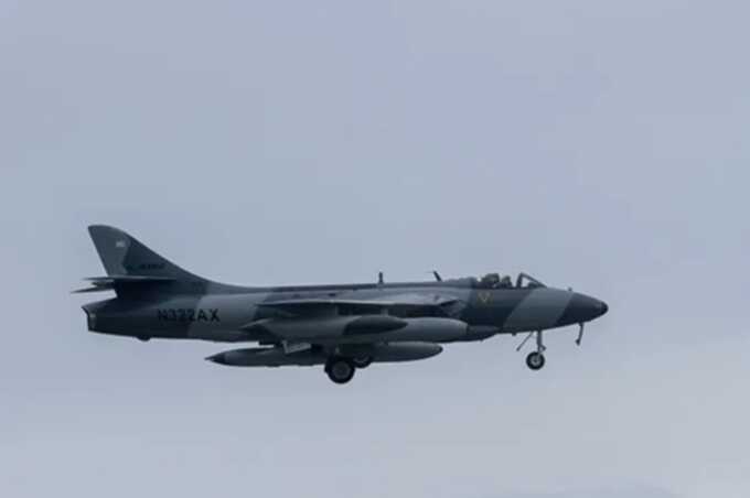 Passenger plane narrowly avoids collision with Hawker Hunter jet over Los Angeles