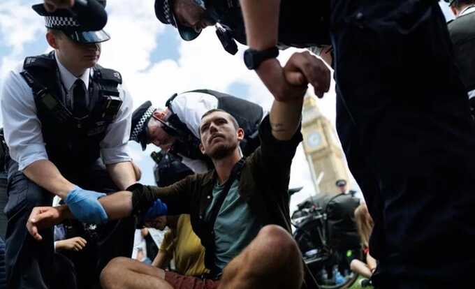 Over 50 arrested at London protest backing banned group Palestine Action