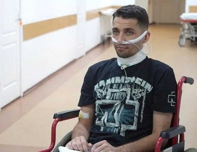 Miracle survival: Ukrainian soldier crawls five days after throat slit by Russian troops