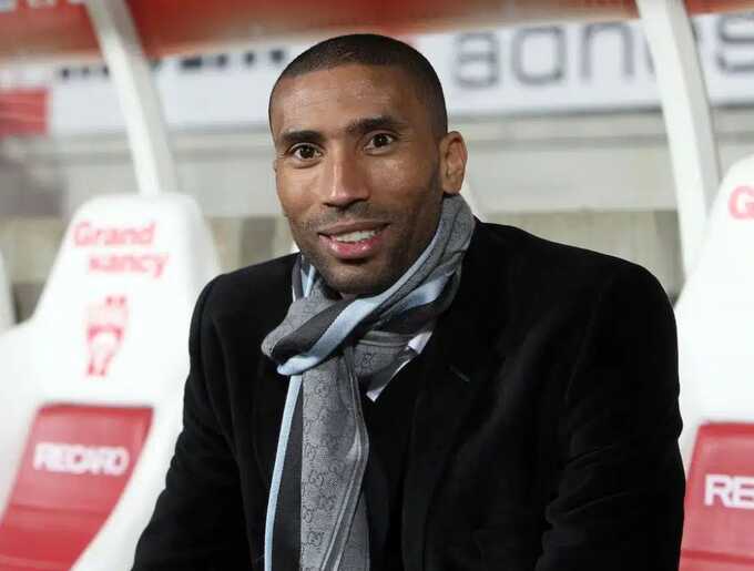 Orlando Pirates coach Ouaddou and five staff injured in road accident