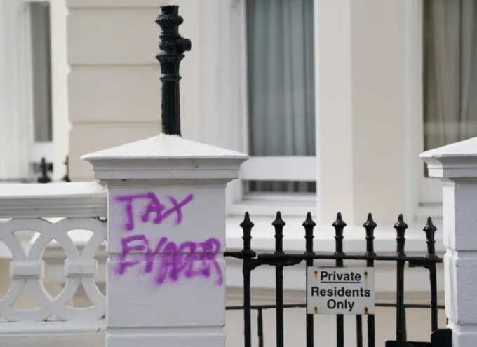 Police probe graffiti attack on Angela Rayner’s hove flat amid tax row